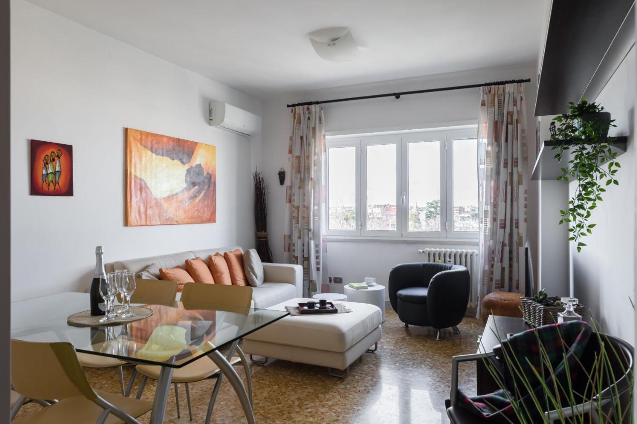 Amoretti Apartment, 6 Persone, 3 Camere, 2 Bagni, Balcone, Wi-Fi, Metro B Monti Tiburtini Róma Kültér fotó