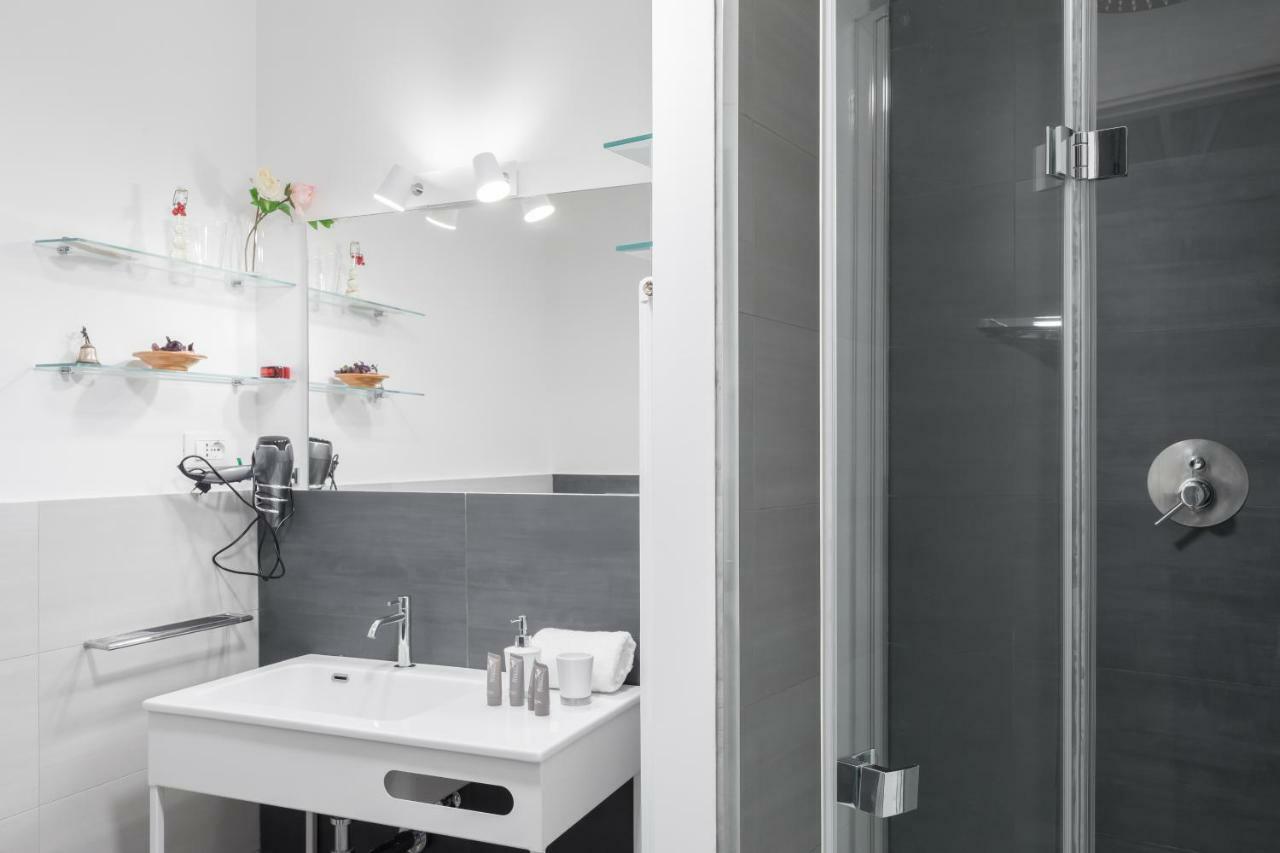 Amoretti Apartment, 6 Persone, 3 Camere, 2 Bagni, Balcone, Wi-Fi, Metro B Monti Tiburtini Róma Kültér fotó